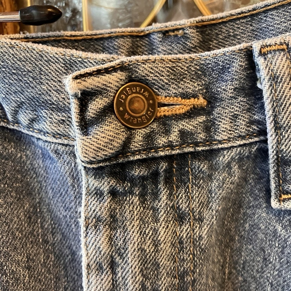 Wrangler Jeans‎ Men's Size 35x34 Regular Fit Straight Leg Light Wash 96501DS - Picture 5 of 14